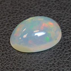 Opale Etiopia taglio ovale 1.46 ct