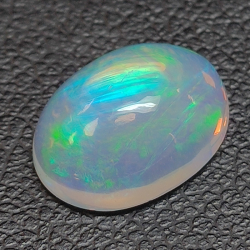 Ópalo Etiopía talla oval 1.88 ct