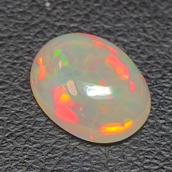 Opale Etiopia taglio ovale 1.34 ct