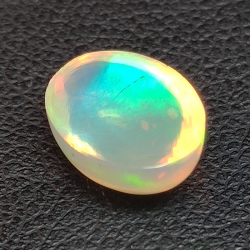 Opale Etiopia taglio ovale 1.85 ct