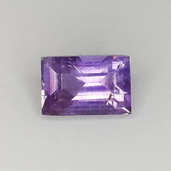 Saphir violet taille émeraude 0,80 ct 5,93 x 3,91 mm