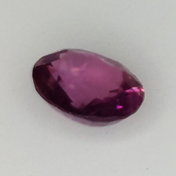 Saphir violet taille émeraude 0,80 ct 5,93 x 3,91 mm