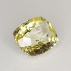 Gelber Saphir im Kissenschliff von 0,77 ct, 5,75 x 4,92 mm