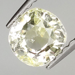 0,73 ct gelber Saphir im Ovalschliff 0,73 ct 5,14 x 4,84 mm