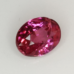 Saphir rose 0,78 ct taille ovale 6,36 x 4,73 mm