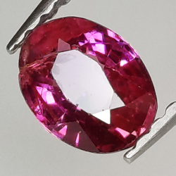 0.78ct Zafiro rosa talla oval 6,36 x 4,73mm