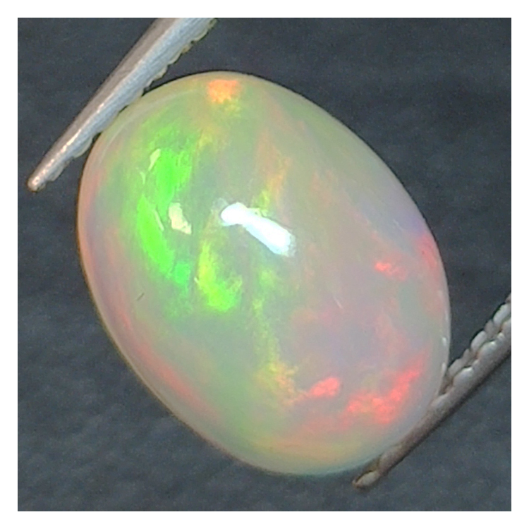 Opale d'Ethiopie taille ovale 1.89 ct