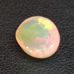 Opal Äthiopien im Ovalschliff 1.89 ct