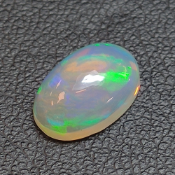 Opal Äthiopien im Ovalschliff 1.75 ct