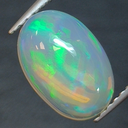 Opale Etiopia taglio ovale 1.75 ct