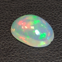 Opale Etiopia taglio ovale 1.44 ct