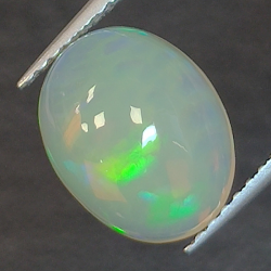 Opale Etiopia taglio ovale 2.13 ct