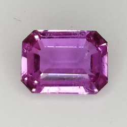 0,70 ct rosafarbener Saphir im Smaragdschliff, 5,74 x 4,15 mm