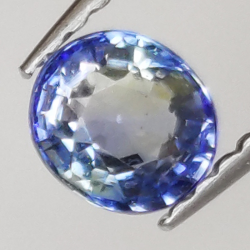 0,56 ct Blauer Saphir im Ovalschliff 5,06 x 4,43 mm