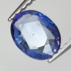 0,87 ct Blauer Saphir im Ovalschliff 6,38 x 4,91 mm