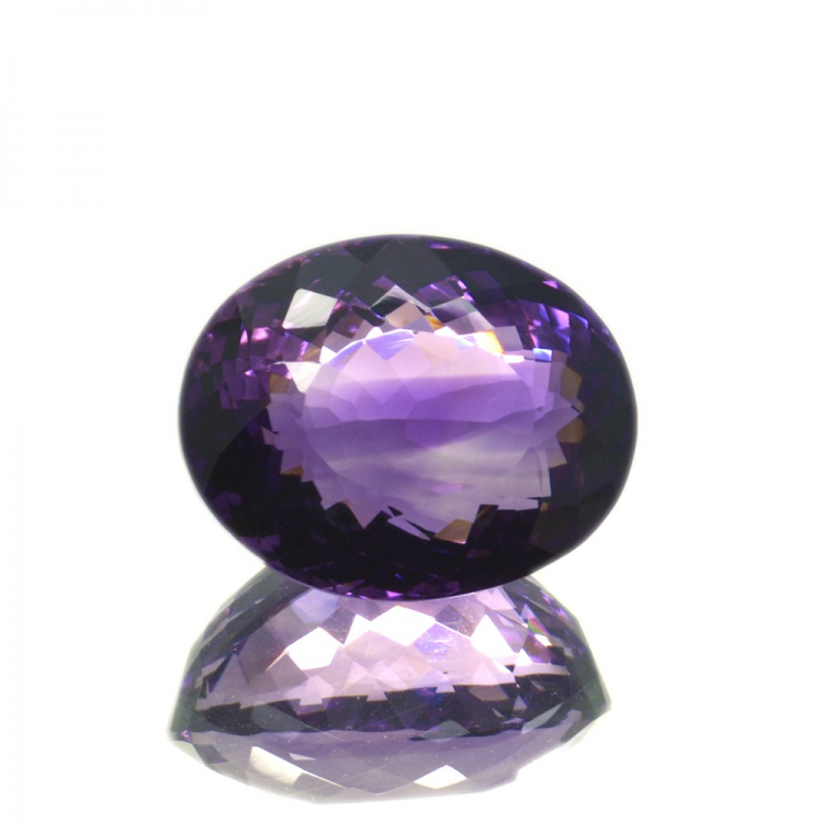 28,04 ct. Amethyst im Ovalschliff 20,83 x 16,54 mm