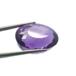 28,04 ct. Ametista taglio ovale 20,83x16,54 mm