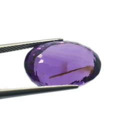 16,91 ct Amethyst im Ovalschliff 18,85 x 13,73 mm