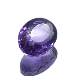 21,38 ct. Amethyst im Ovalschliff 20,08 x 15,43 mm