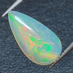 2,55ct Opal im Birnenschliff, 15,13 x 8,13 mm