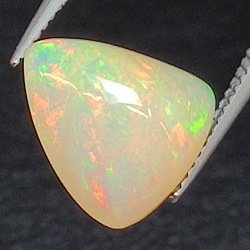 2,28 ct Opal im Trillantschliff, 10,40 x 5,18 mm