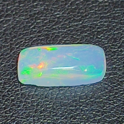 1,23 ct Opal, rechteckiger Schliff, 11,67 x 6,63 mm