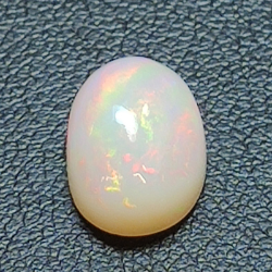 3,28ct Ópalo talla oval 11,85x8,56mm