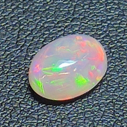 1,71ct Ópalo talla oval 9,30x7,15mm