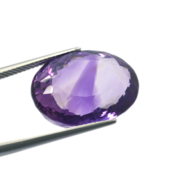 Améthyste 20,83 ct taille ovale 20,13 x 15,51 mm