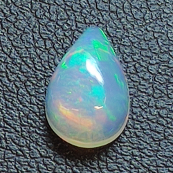 1,48 ct Opal im Birnenschliff, 11,00 x 7,29 mm