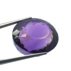 33,96 ct Amethyst im Ovalschliff 20,59 x 18,30 mm