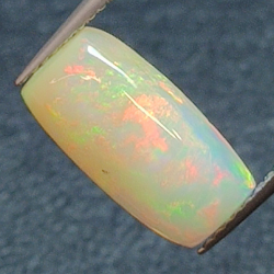 2,37 ct Opal im Baguetteschliff, 13,65 x 7,00 mm