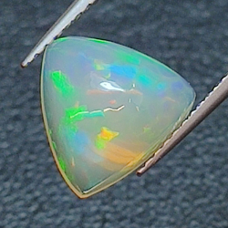 1,87 ct Opal im Trilliantschliff, 9,99 x 10,16 mm