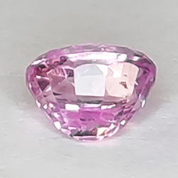 0.92ct Violet Saphir taille ovale 5.90x4,10MM