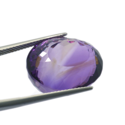 26,01 ct Amethyst im Ovalschliff 19,36 x 15,58 mm