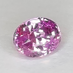 0,92 ct violetter Saphir im Ovalschliff 5,90 x 4,10 mm