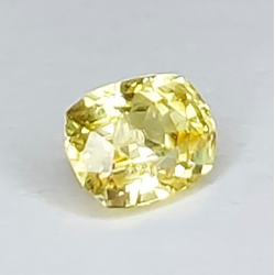 Saphir jaune 0,64 ct taille ovale 4,72 x 3,92 mm