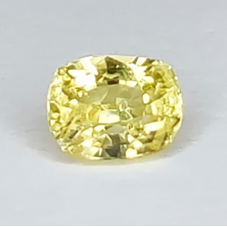 0,64 ct gelber Saphir im Ovalschliff, 4,72 x 3,92 mm