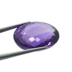 Améthyste 25,14 ct taille ovale 21,76 x 17,29 mm