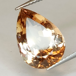 Topazio champagne taglio a pera da 6,98 ct 14,11x9,80mm