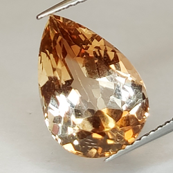 6,98 ct Champagner-Topas im Birnenschliff 14,11x9,80mm