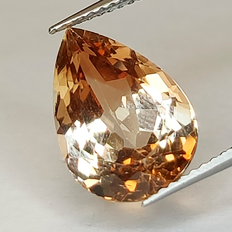 6.98ct Pear Cut Champagne Topaz 14,11x9,80mm