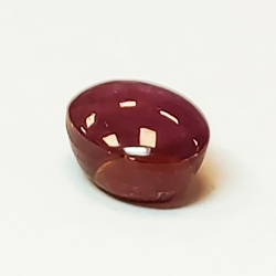 Cabochon rotondo con stella di rubino da 1,90 ct