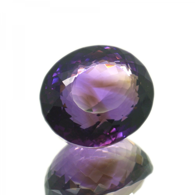 46,92 ct Amethyst im Ovalschliff 23,58 x 23,95 mm