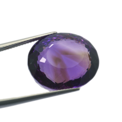 29,58 ct Amethyst im Ovalschliff 20,18 x 17,36 mm