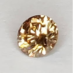 0,19 ct brauner Diamant im Rundschliff 3,12 x 2,25 mm