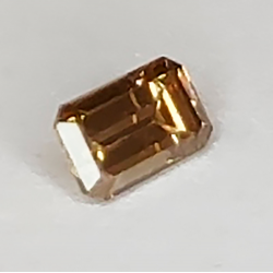 Diamante marrone da 0,16 carati taglio smeraldo 3,96 x 2,42 mm