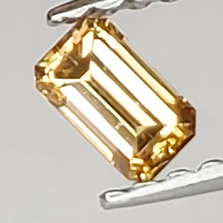 Diamante marrone da 0,16 carati taglio smeraldo 3,96 x 2,42 mm