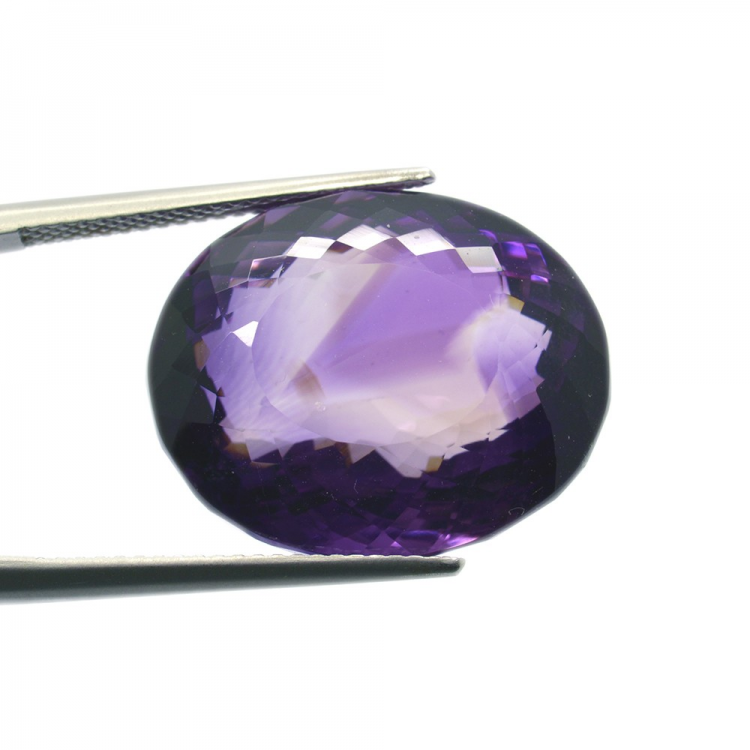 17,98 ct Amethyst im Ovalschliff 20,60 x 15,47 mm