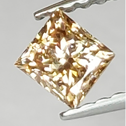 0,40 ct brauner Diamant im Princess-Schliff, 3,43 x 2,96 mm